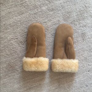 Cozy Shearling-Lined Tan Mittens